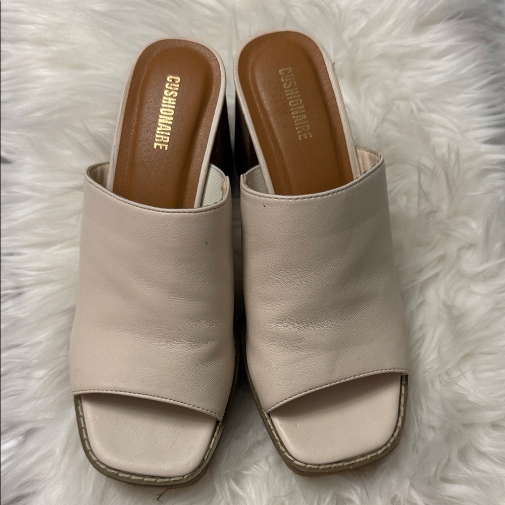 Cushionaire Women's Cream Open-Toe Slip-On Mules